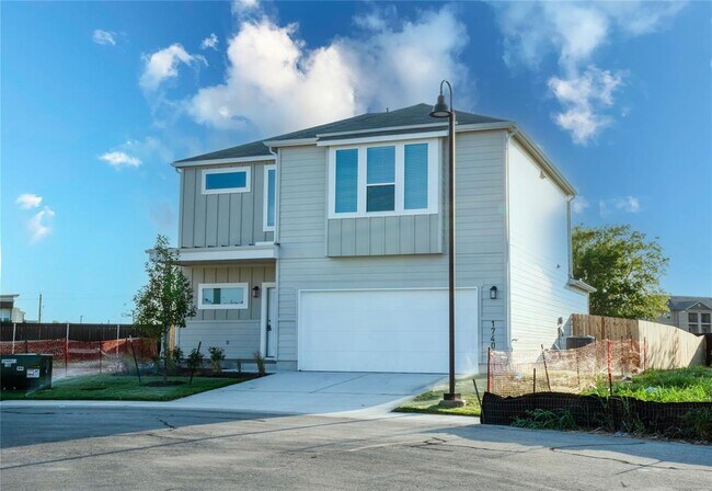 Building Photo - 17402 Torneo Dr