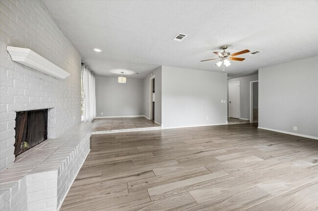 Building Photo - 2110 Gray Falls Dr