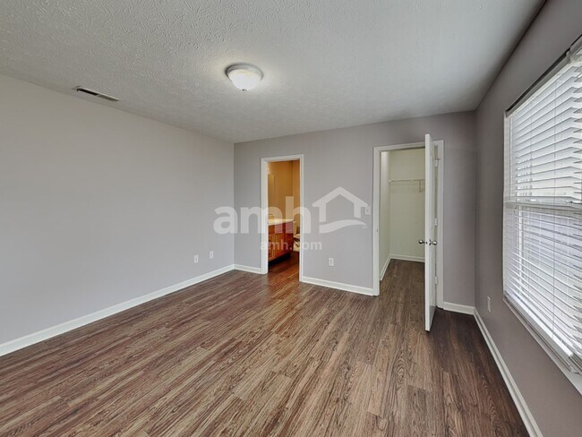 Building Photo - 784 Aerostar Court