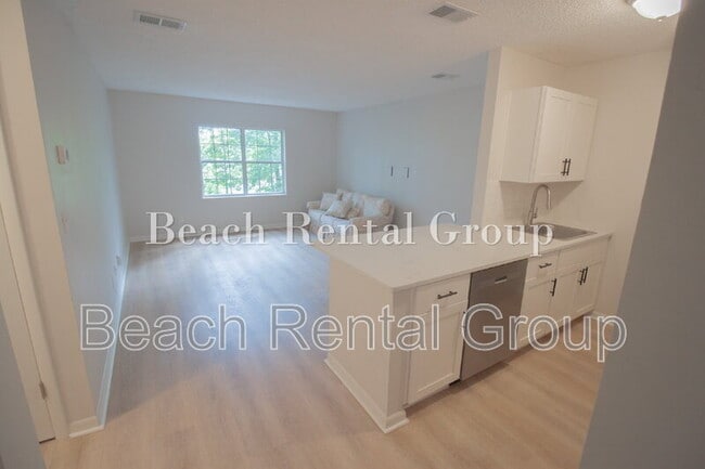 Building Photo - 6840 Blue Heron Blvd