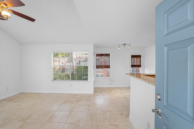 Building Photo - 1345 Crystal Way