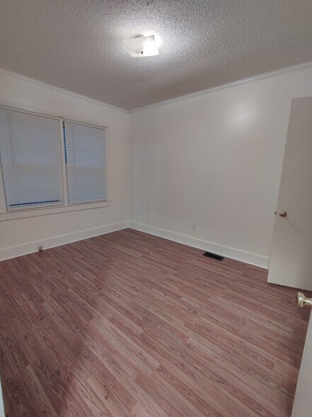Bedroom 1 - 121 3rd Ave NE