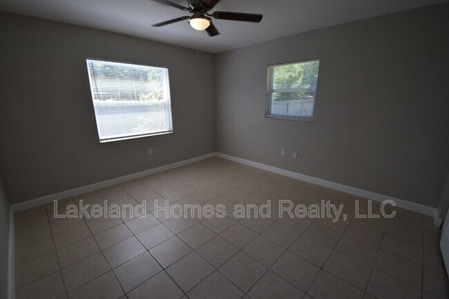 Building Photo - 909 E Bella Vista St