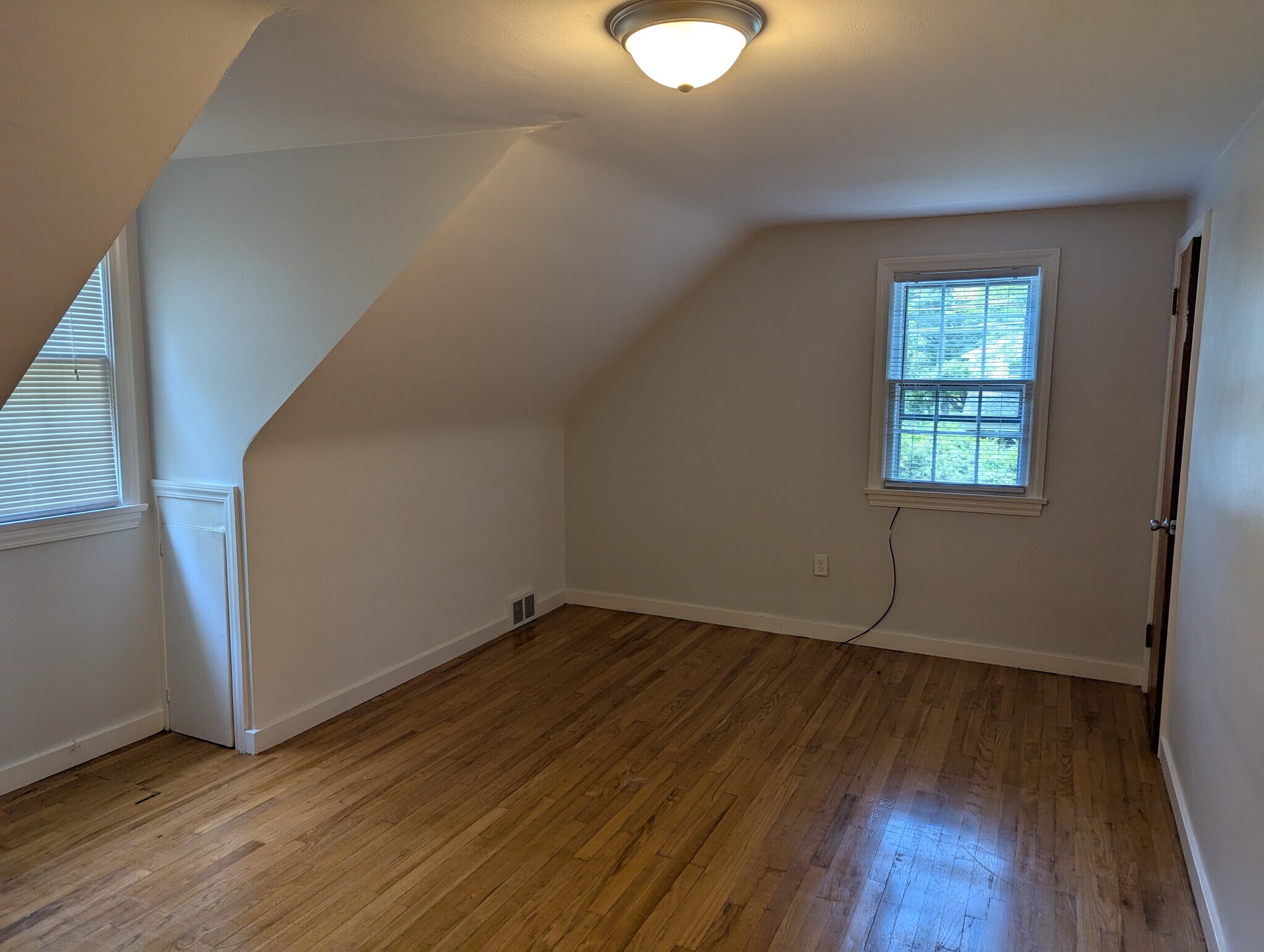 Larger Bedroom - 208 Easterly Pky