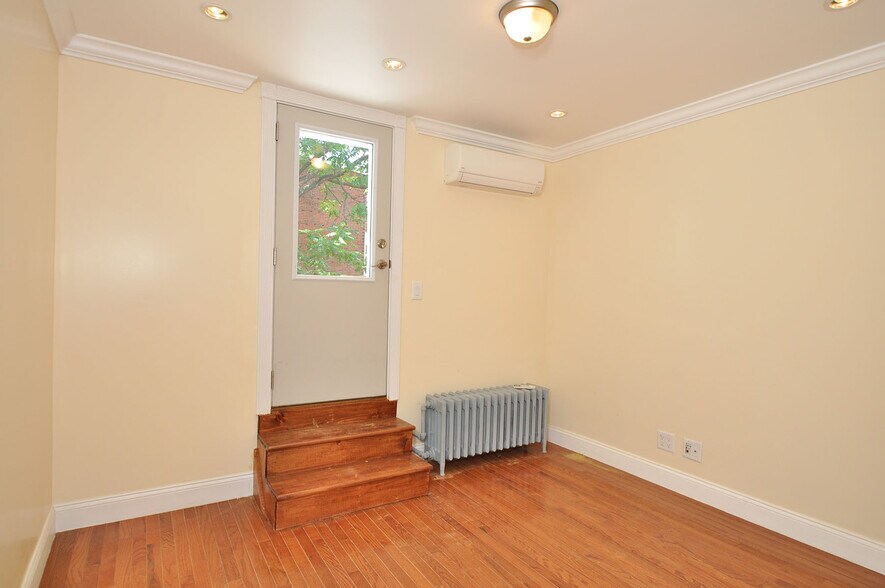 Building Photo - 4632 Locust St