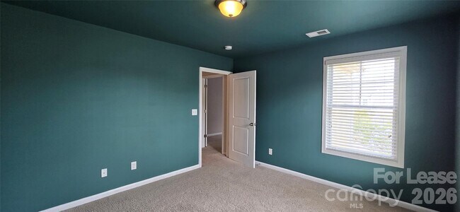 Building Photo - 990 Pennington Dr