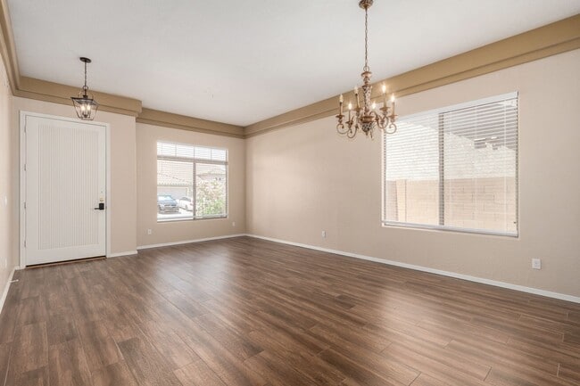 Building Photo - 5 Bedroom home in Chandler