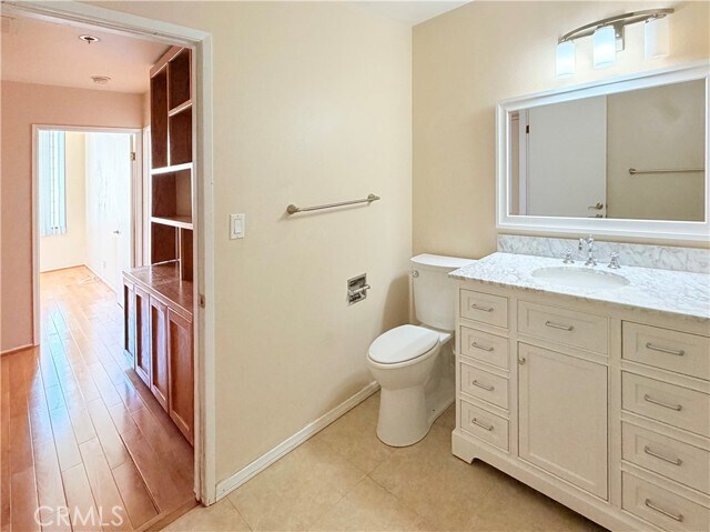 Building Photo - 600 W 9th St