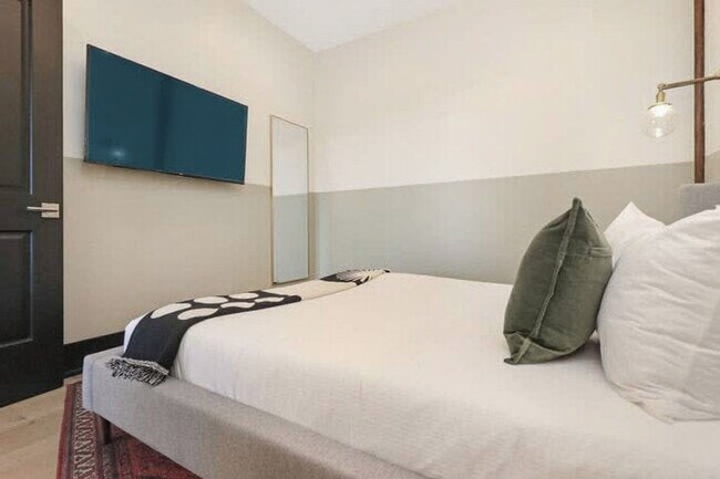 Building Photo - 1148 S Peters St