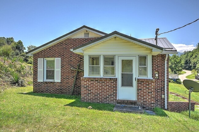 Building Photo - 597 Clear Branch Rd