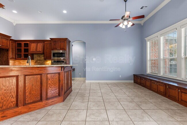 Building Photo - 1405 Gunnison Dr