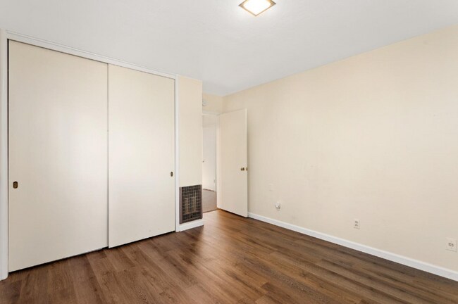 Building Photo - 3145 Sheridan St