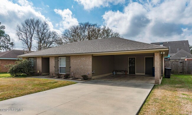 Building Photo - 117 Gayle Dr