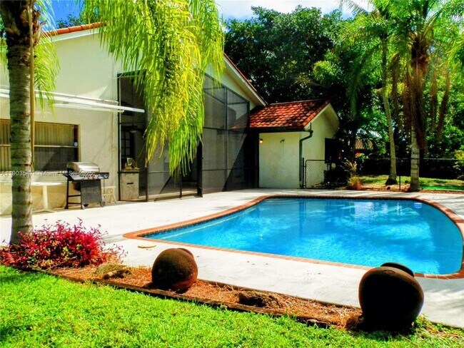 Building Photo - 2700 NW 112th Ave