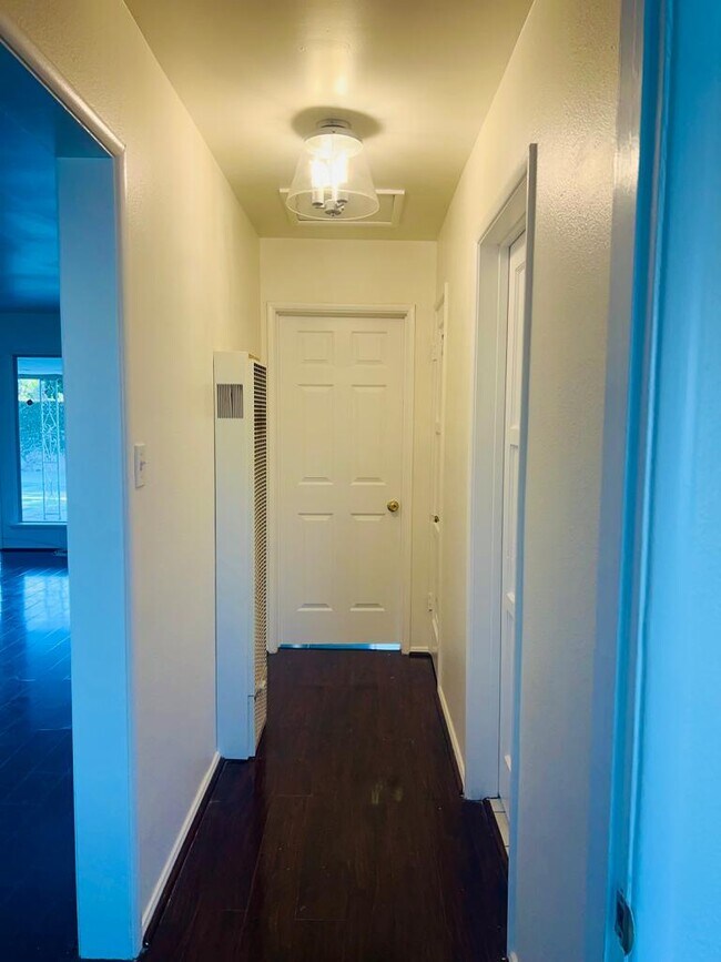 Room whole way - 11732 Mapledale St