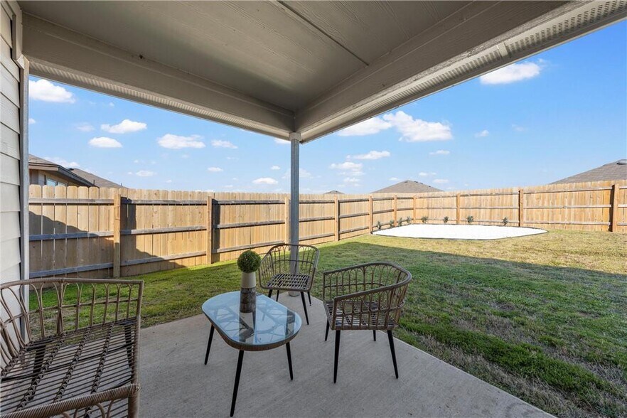 Building Photo - 7009 Llano Dr