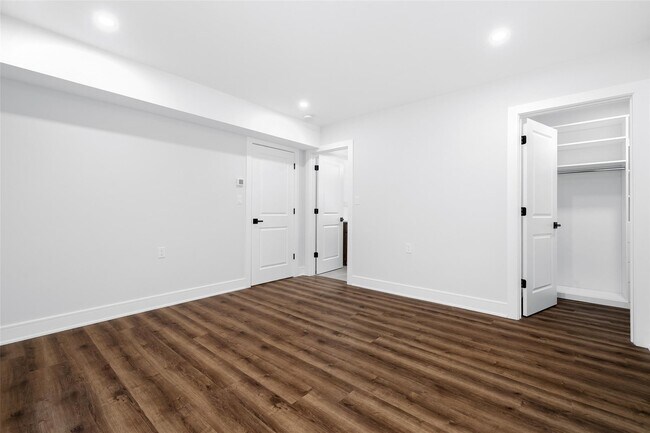 Building Photo - 62 Cedar Pl