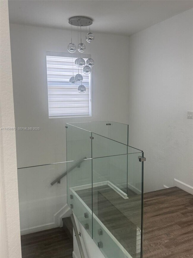 Building Photo - 3521 W 86th Terrace