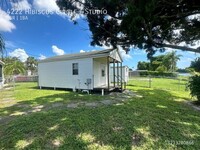 Building Photo - Beautiful Large Studio in West Palm Beach