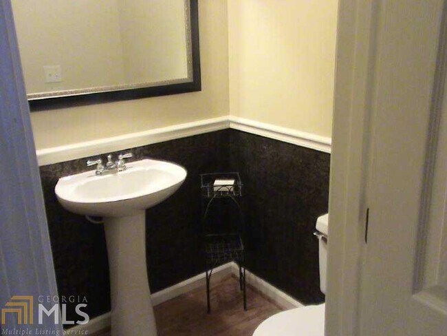 Building Photo - 5067 Sherrer Dr NW