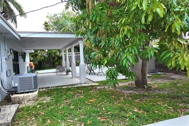 Building Photo - 15831 SW 106th Ave