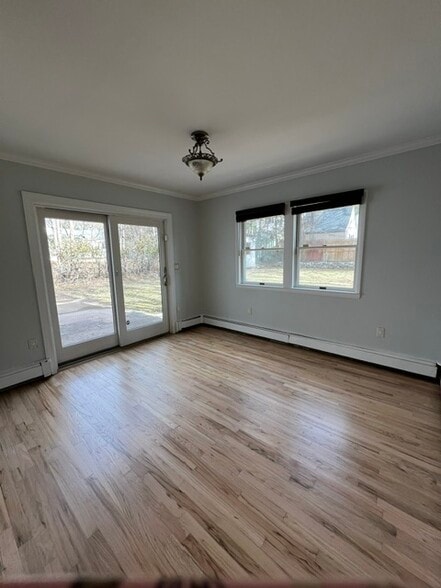Eating area off kitchen - 17 Arnold St