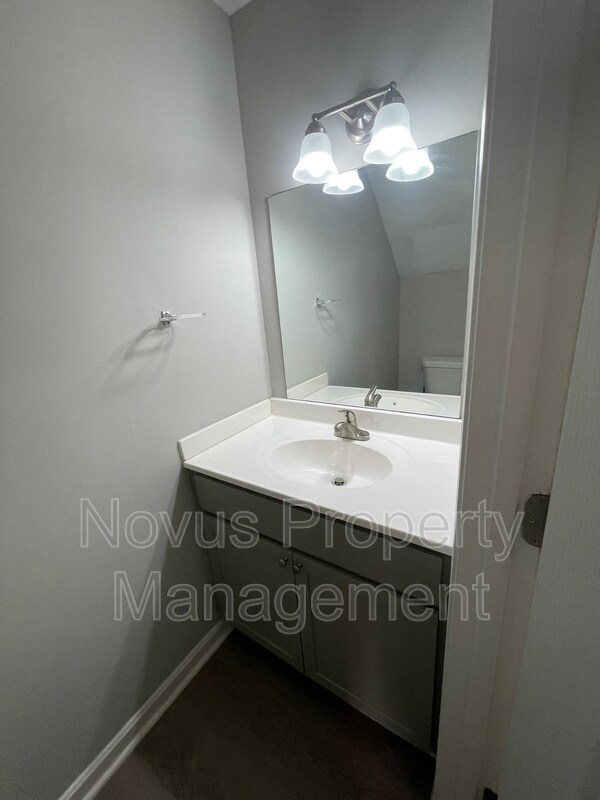 Building Photo - 763 South St