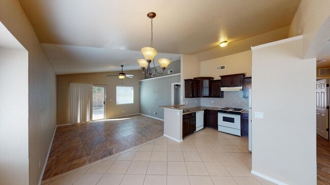 Building Photo - 14336 Desert Sage Dr
