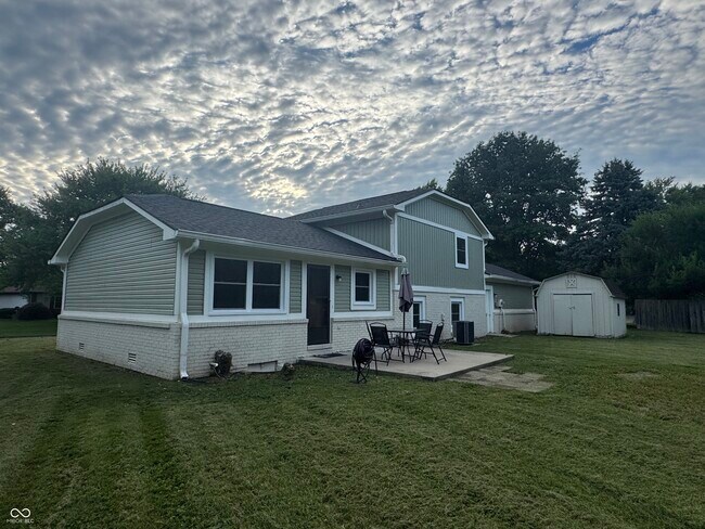 Building Photo - 439 Pleasantview Dr