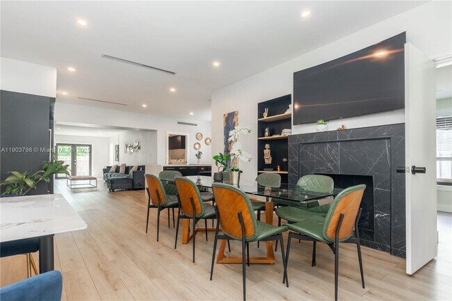 Building Photo - 2360 SW 12th St