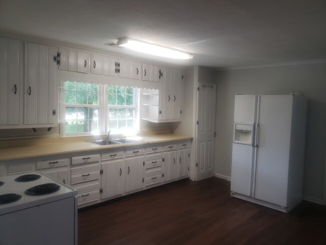 Building Photo - 3267 US Hwy 27