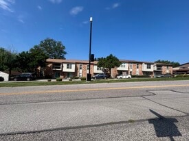 Building Photo - 1233 Guelbreth Ln