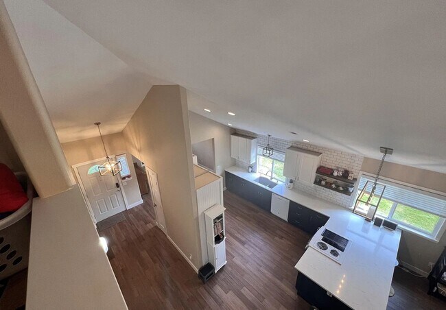 Building Photo - Great Neighborhood 3bd/ 2.5 Avail. Nov. 28th
