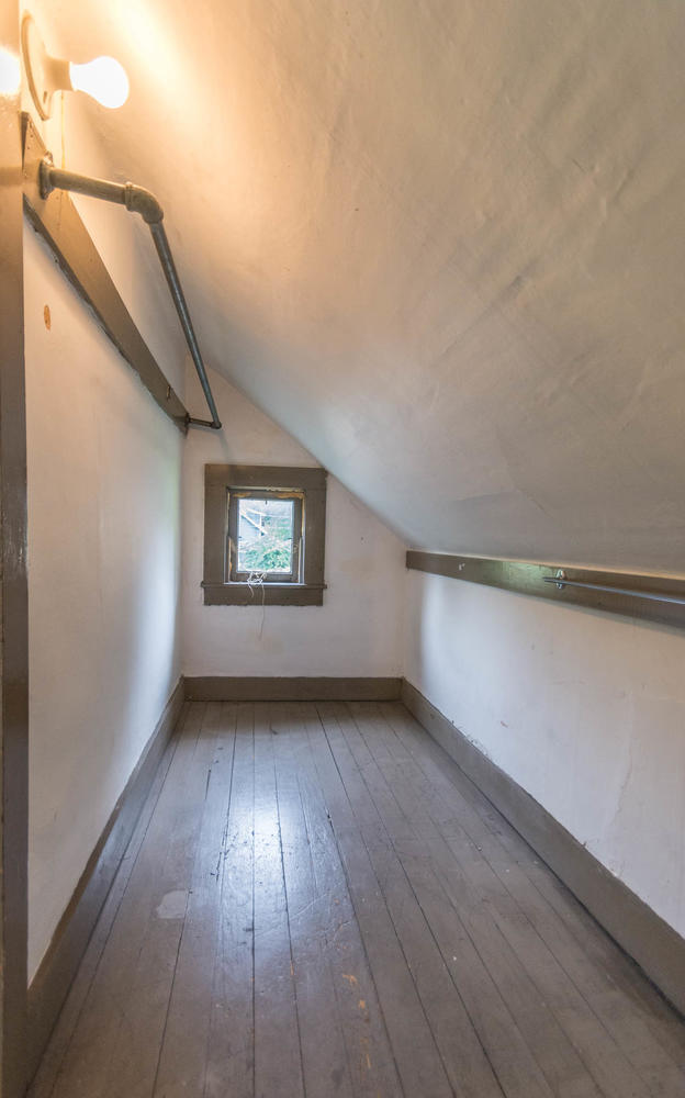 Walk-in closet 3 - 715 E 10th St