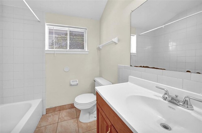 Building Photo - 737 E Brown Ln