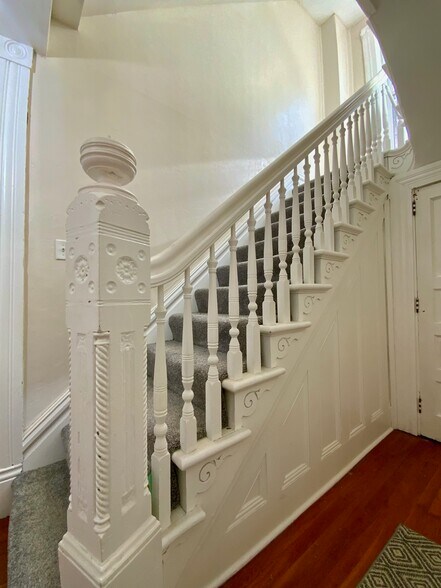 Building Photo - 87 Steuben St