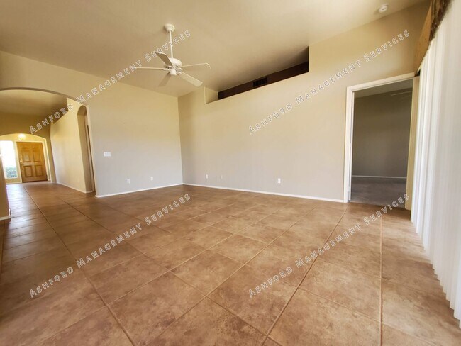 Building Photo - COYOTE LAKES BEAUTIFUL VIEW OF GOLF COURSE/NOT AGE RESTRICTED**NO TENANT FEES