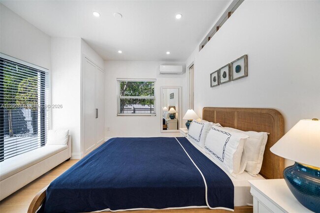 Building Photo - 696 NE 67th St