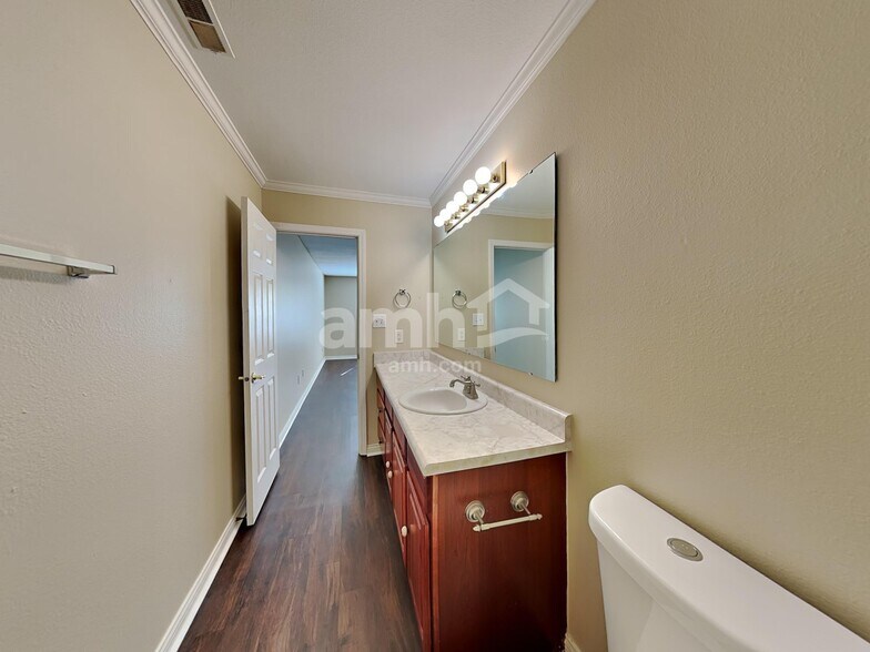 Building Photo - 1159 Fiesta Dr
