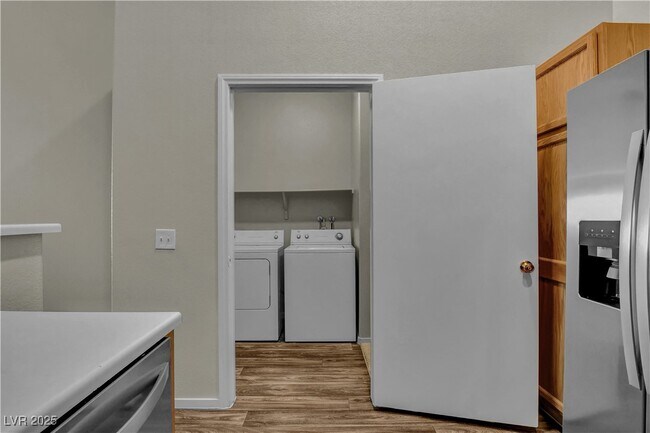 Building Photo - 2052 Jade Creek St