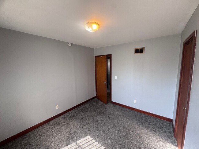 Building Photo - COMING SOON! Bright & Spacious 3-Bedroom Home with Large Backyard