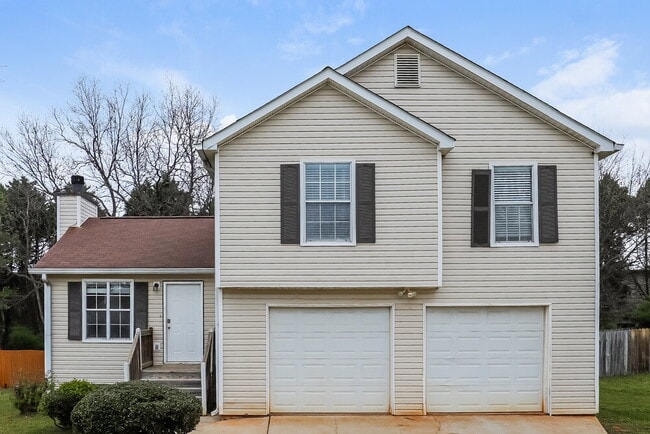 Building Photo - 709 Village Overlook