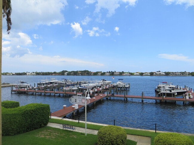 Building Photo - 123 Yacht Club Way