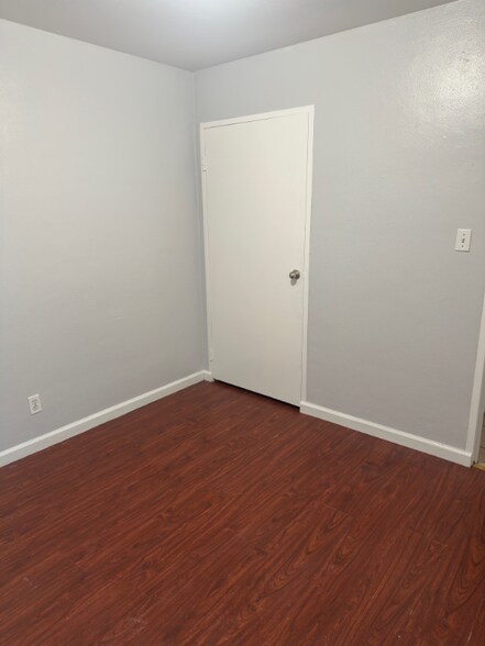 Building Photo - 1025 N Madison St