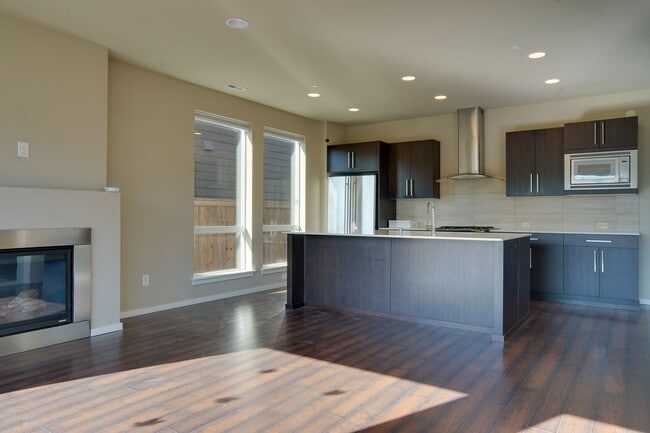 Building Photo - Luxury Oakleigh MainVue Home