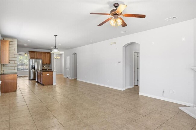 Building Photo - 101 Saddle Ridge Dr