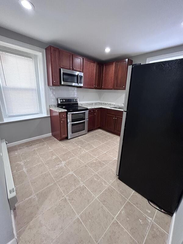 Building Photo - 1221 Lindley Ave