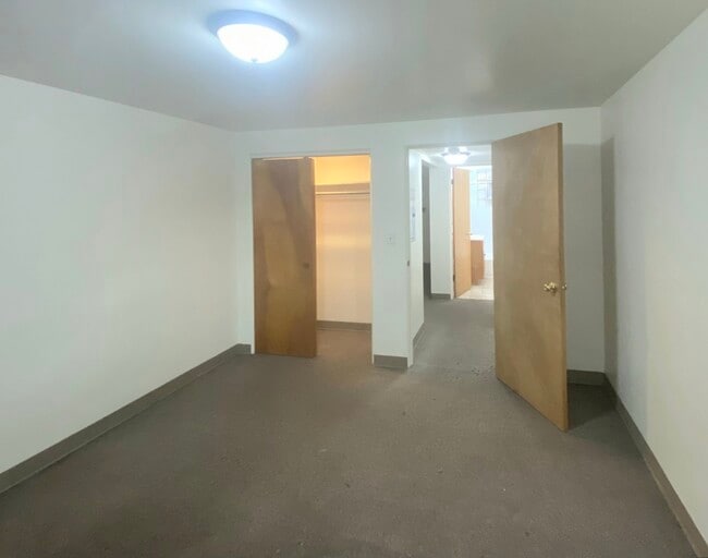 Building Photo - 5700 W 35th St
