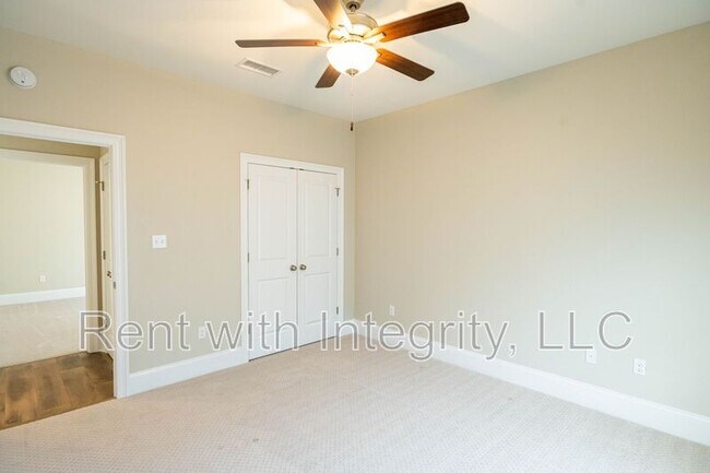 Building Photo - 165 Benoit Cir