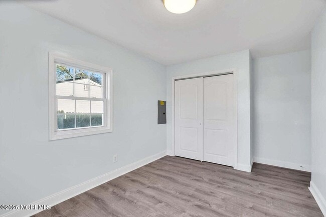 Building Photo - 905 Harrison Rd